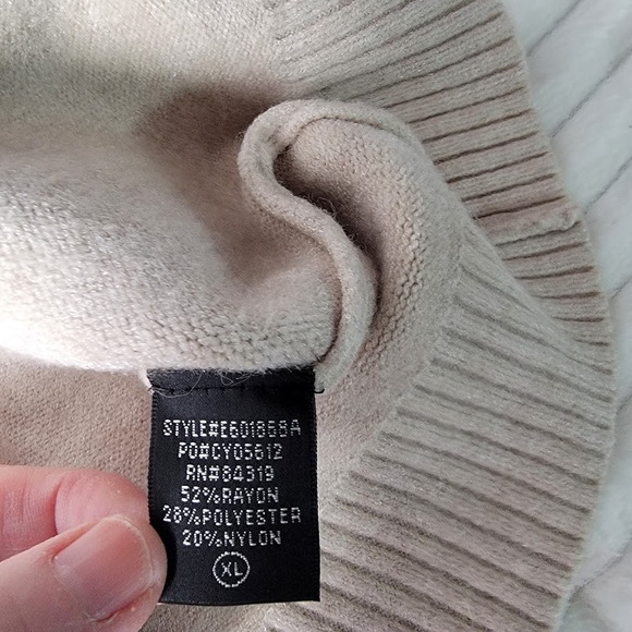 Cyrus‎ Women’s XL Beige Cowl Neck Sweater Long Sleeve Pullover Pocket Capsule - Picture 8 of 9